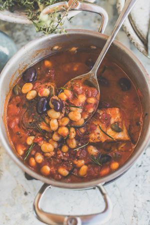 Recette Morue à la Sauce Puttanesca – Explosion Méditerranéenne