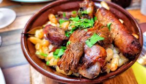 Recette Cassoulet de Castelnaudary : comment apprécier pleinement ce plat emblématique ?