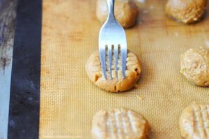 Recette Ces délicieux biscuits au beurre d'arachides (3 ingrédients) sont sans sucre