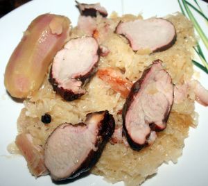 Recette Filet mignon de porc fumé à l'estragon sur lit de choucroute