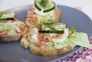 Recette Spécialité du Danemark : Rejemad ou toast à l’œuf et aux crevettes