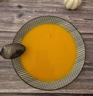 Recette Velouté butternut / poivron rouge (Monsieur Cuisine Smart)