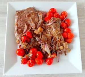 Recette Basse côte de bœuf aux oignons, échalotes et tomates cerise (Low bone steak with onions, shallots and cherry tomatoes)