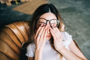 Recette 8 Everyday Habits That Can Hurt Your Eyes in the Long Run