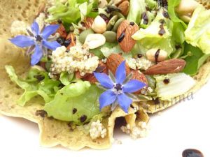 Recette Salade vegan dans sa galette de pois chiche indienne