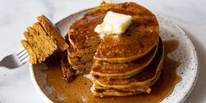 Recette My Mom’s 3-Ingredient Pumpkin Pie Pancakes Are the Best Part of Fall Mornings