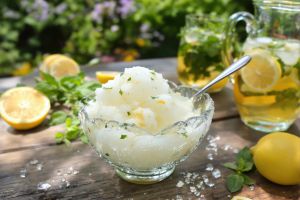 Recette Ce granité citron-basilic bluffe tout le monde (tu vas l’adorer cet été)