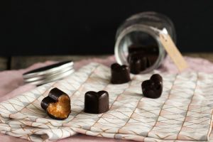 Recette Chocolats maison, coeur cacahuète (vegan, facile, 3 ingrédients)