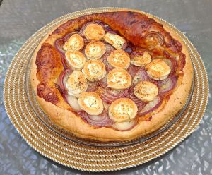 Recette Tarte fine oignons rouges et chèvre