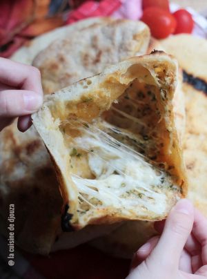 Recette Pains au Fromage Maison : Délicieux et Moelleux