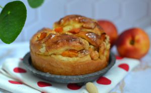 Recette Brioche tressée amandes et abricots frais