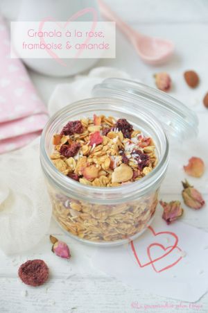 Recette Granola à la rose, framboise & amandes #vegan #glutenfree