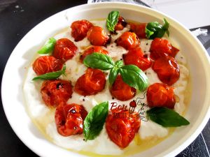 Recette Tomates Cerises confites sur lit de Burrata crémeuse : Une bonne idée pour l’apéro