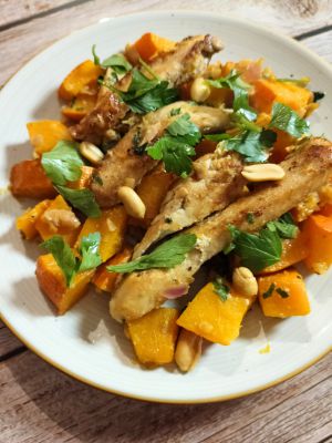 Recette Sauté de poulet au potimarron, éclats de cacahuètes et agrumes