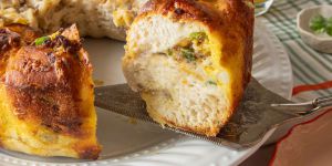 Recette Sausage, Egg, and Biscuit Breakfast Bundt Casserole