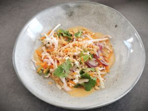 Recette Salade de crudités sauce asiatique à la cacahuète