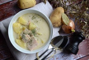 Recette Soupe finlandaise pommes de terre et saumon - Lohikeitto