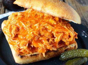 Recette Recette parfaite de poulet effiloché Ranch et Buffalo à la mijoteuse