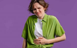 Recette Constipation : les aliments à éviter absolument et que faire pour se soulager vite ?