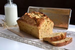 Recette Cake vitalité à la farine de kamut, aux graines de chia et aux pommes