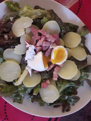 Recette Salade aux pommes de terre et aux lardons