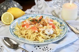 Recette Fettuccine au saumon fumé, crevettes et Saint-Jacques