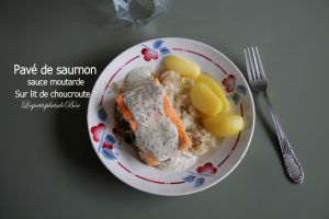 Recette Pavé de saumon sauce moutarde sur lit de choucroute