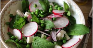Recette Foodista Challenge #110 ,  les petits pois sont verts ^^  , salade de petits pois à la menthe et à la feta