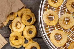 Recette Meilleure recette facile de pommes déshydratées!