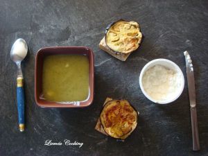 Recette Velouté de courgette, tartines au fromage frais et à l'aubergine rôtie