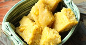 Recette Bouchées indonésiennes sucrées au maïs frais et riz gluant (wajik jagung)