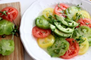 Recette Salade de tomates colorées à l’avocat