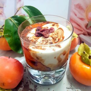 Recette Verrine fromage blanc/ kakis / cranberries