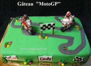 Recette Gâteau "Moto gp Simoncelli/Rossi" en Pâte à Sucre