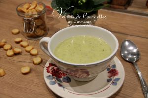 Recette Velouté de courgettes au parmesan