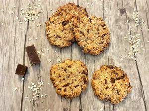Recette Biscuits croustillants aux flocons d’avoine, coco et chocolat