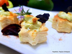 Recette Étoiles feuilletées à la crème avocat ail noir