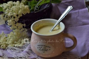 Recette Petit pot de crème parfumée à la fleur de sureau