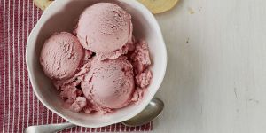 Recette I Asked 5 Chefs for Their Favorite Strawberry Ice Cream, and the Winner Was a Total Surprise