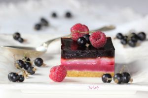 Recette Entremet framboise-citron et gelée de cassis