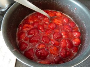 Recette Confitures de fraise, de cerise, de sureau, de prunes sauvages