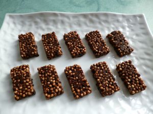 Recette Mini-barres de céréales hyperprotéinées au chocolat noir (sans sucre)