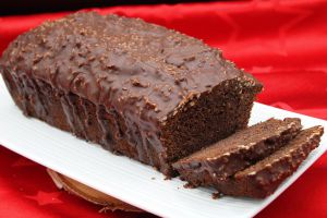 Recette Cake au chocolat noir, glaçage rocher chocolat amande