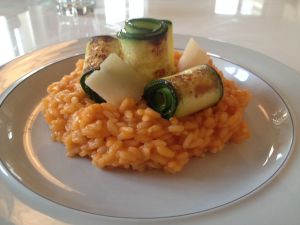 Recette Risotto à la tomate et courgettes poêlées