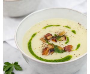 Recette « Soupe veloutée de châtaignes et céleri » dont tout le monde parle : le réconfort à la française dans un bol