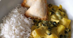 Recette Curry de pommes de terre et haricots noirs au lait de coco