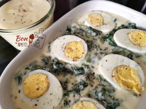 Recette Plat du soir simple : Epinards aux oeufs sauce Mornay