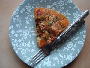 Recette Gâteau de polenta à la tomate et aux champignons grillés