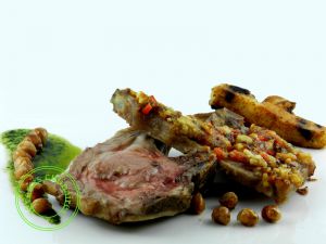 Recette Carré d'agneau en croûte Ackermann, panisses de polenta ,pulpe de coriandre