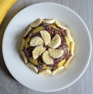 Recette Bowl cake à la banane, chocolat, coco